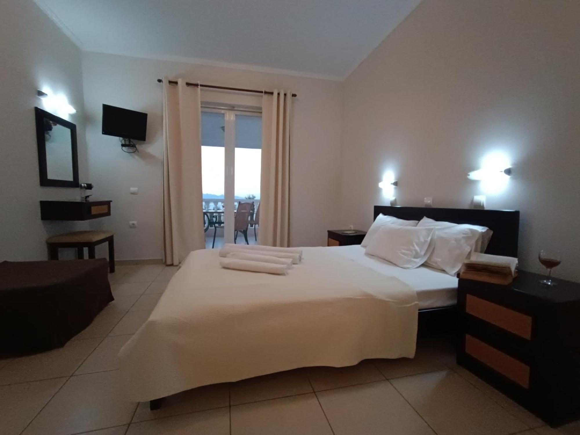 Pouliezos Koklanis Zante Apartments อาลีเกส ภายนอก รูปภาพ