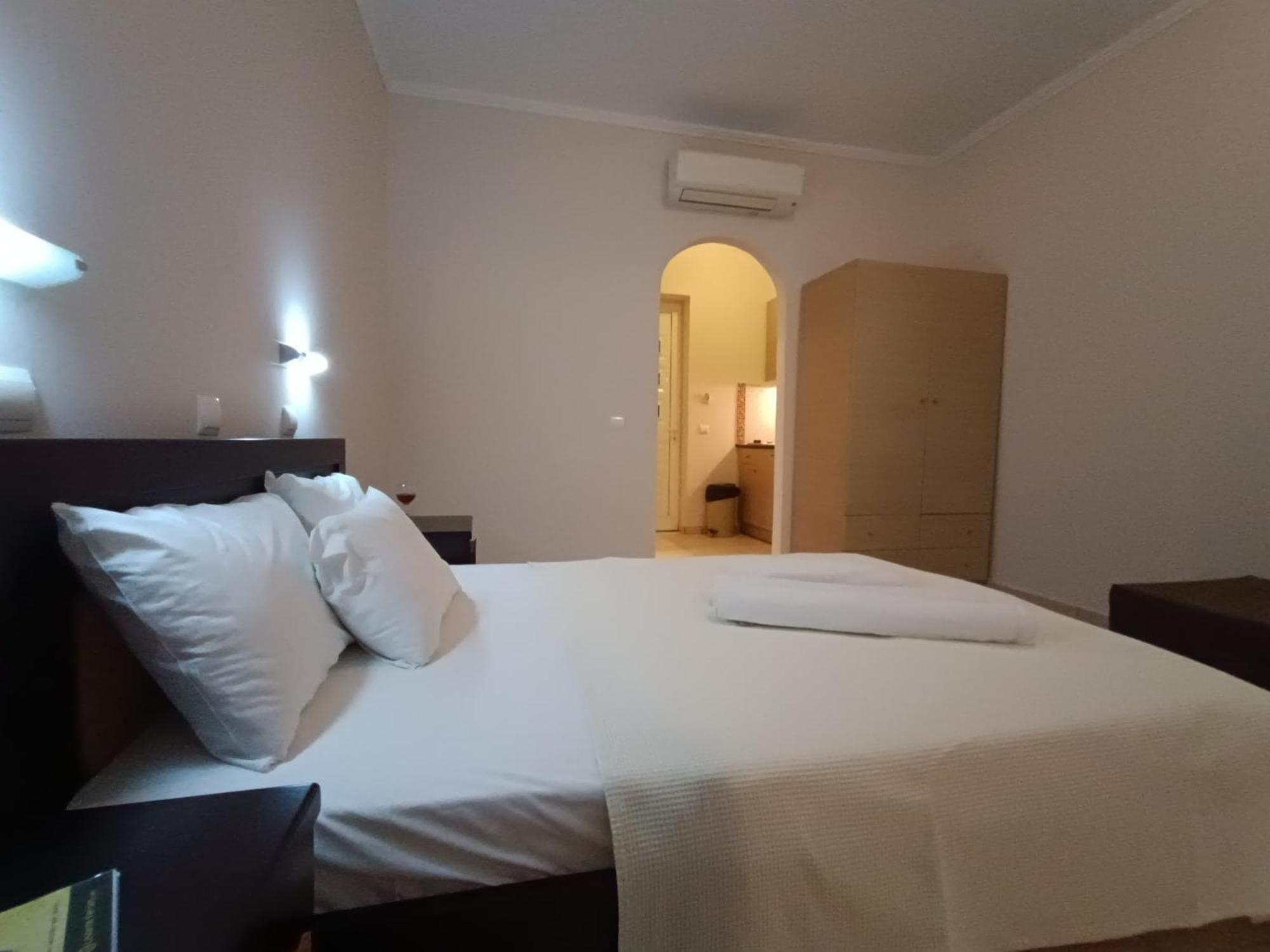 Pouliezos Koklanis Zante Apartments อาลีเกส ภายนอก รูปภาพ