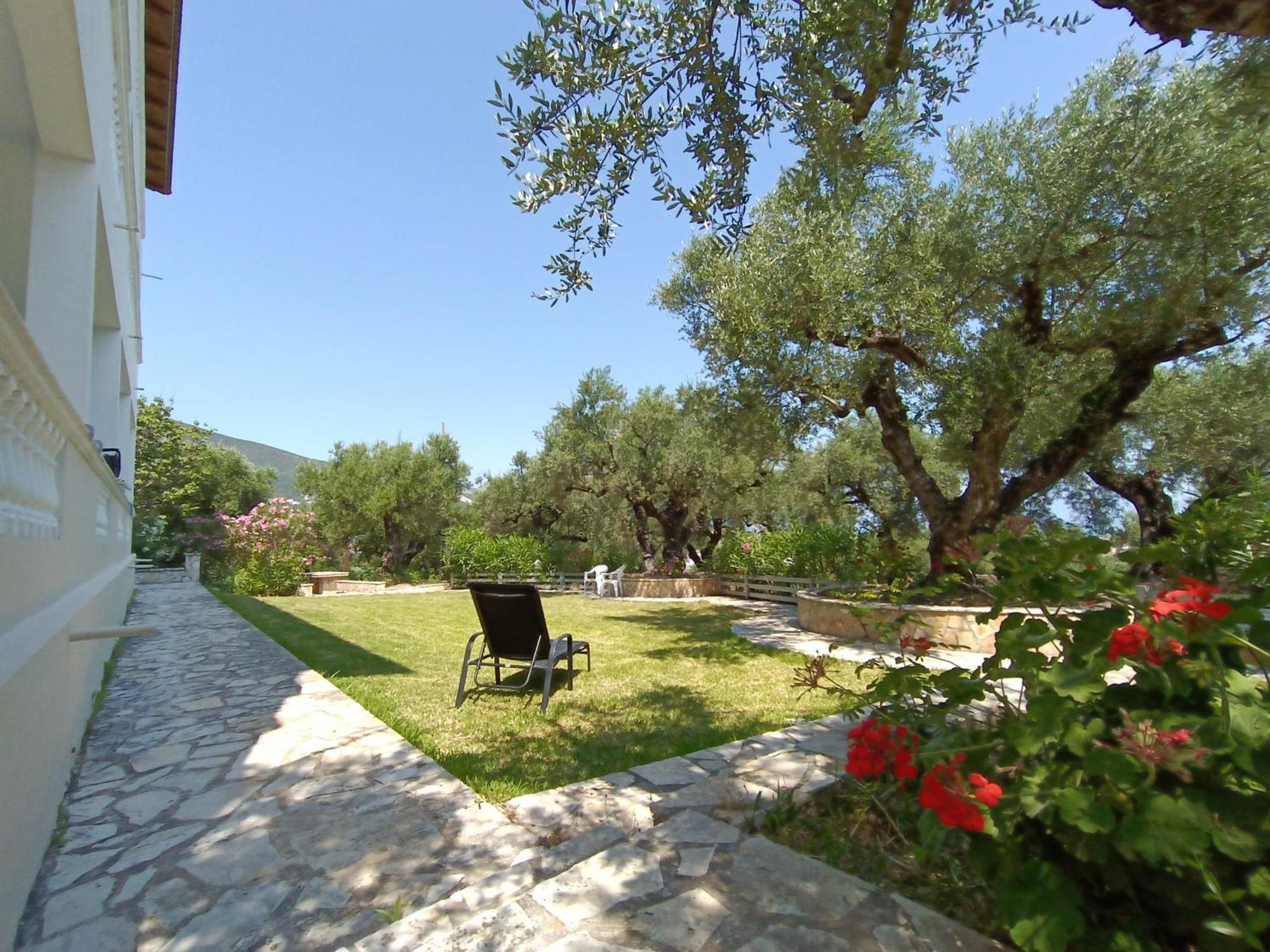 Pouliezos Koklanis Zante Apartments อาลีเกส ภายนอก รูปภาพ