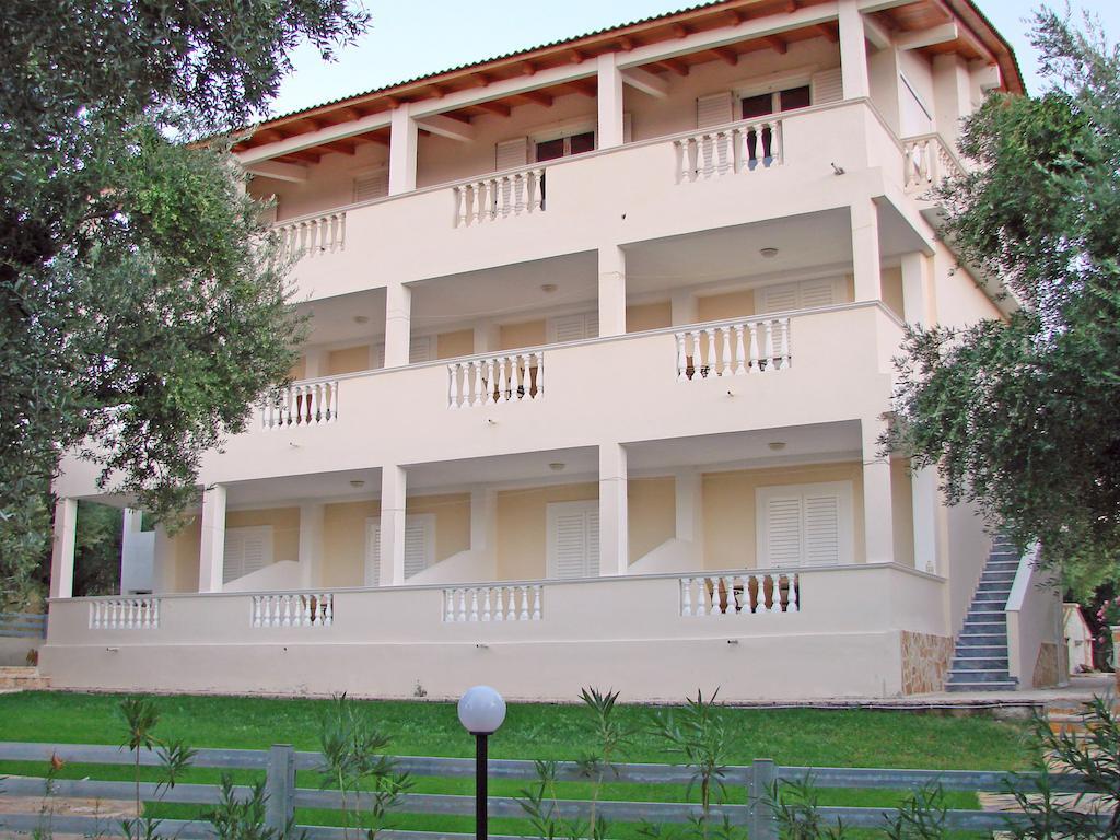 Pouliezos Koklanis Zante Apartments อาลีเกส ภายนอก รูปภาพ